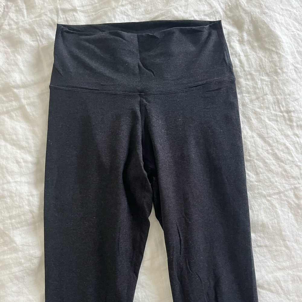 Aritzia TNA TnAction heather grey leggings